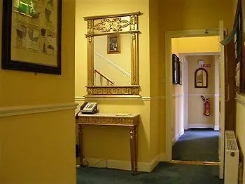 Guest house O'neills Victorian Pub & Townhouse