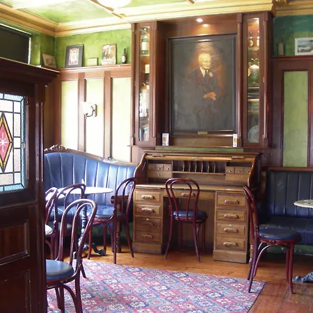 O'neills Victorian Pub & Townhouse