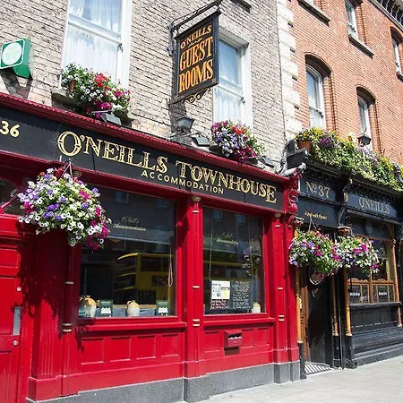 O'neills Victorian Pub & Townhouse بيت ضيافة