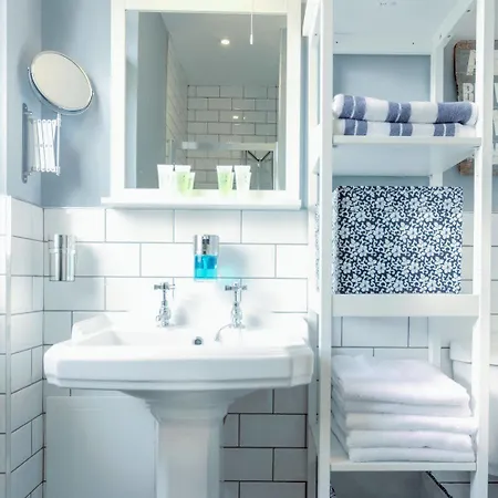 O'neills Victorian Pub & Townhouse بيت ضيافة