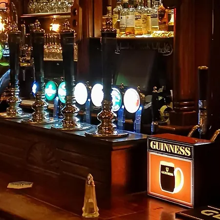 O'neills Victorian Pub & Townhouse بيت ضيافة 4*