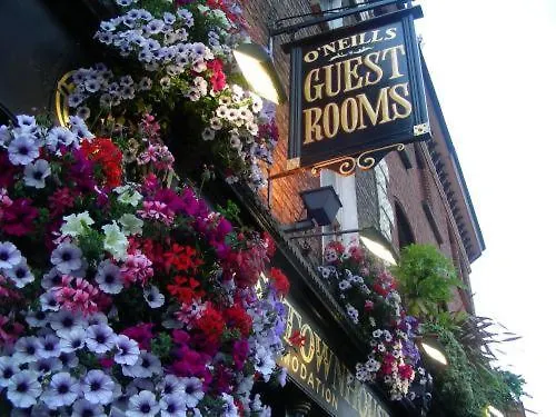 בית הארחה O'neills Victorian Pub & Townhouse 4*