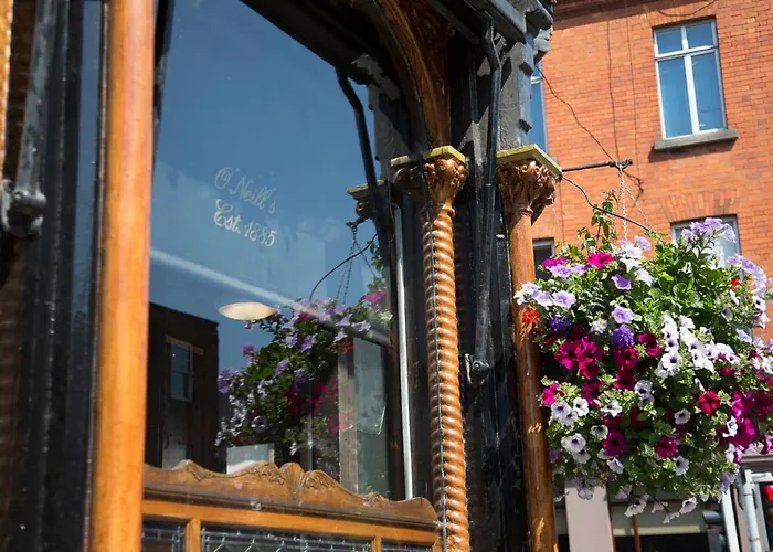 O'neills Victorian Pub & Townhouse בית הארחה