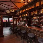 Gasthof O'neills Victorian Pub & Townhouse 3*