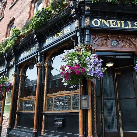 Pensjonat O'neills Victorian Pub & Townhouse 3*