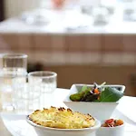 בית הארחה O'neills Victorian Pub & Townhouse