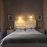 O'neills Victorian Pub & Townhouse בית הארחה 3*