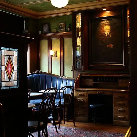 Vendégház O'neills Victorian Pub & Townhouse 3*